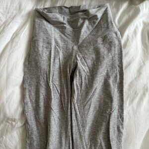 Aritizia grey flare leggings